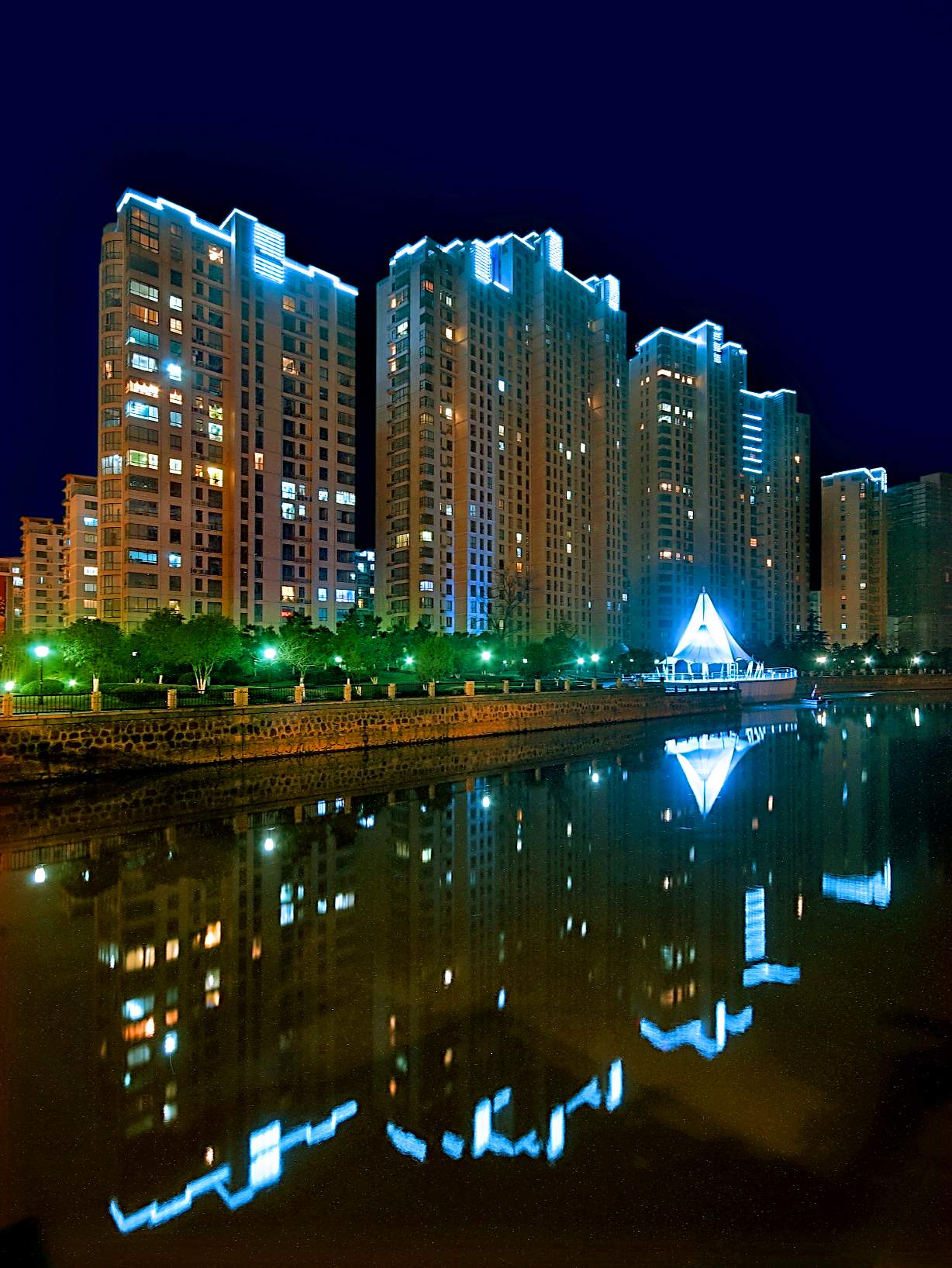 金色新城.jpg